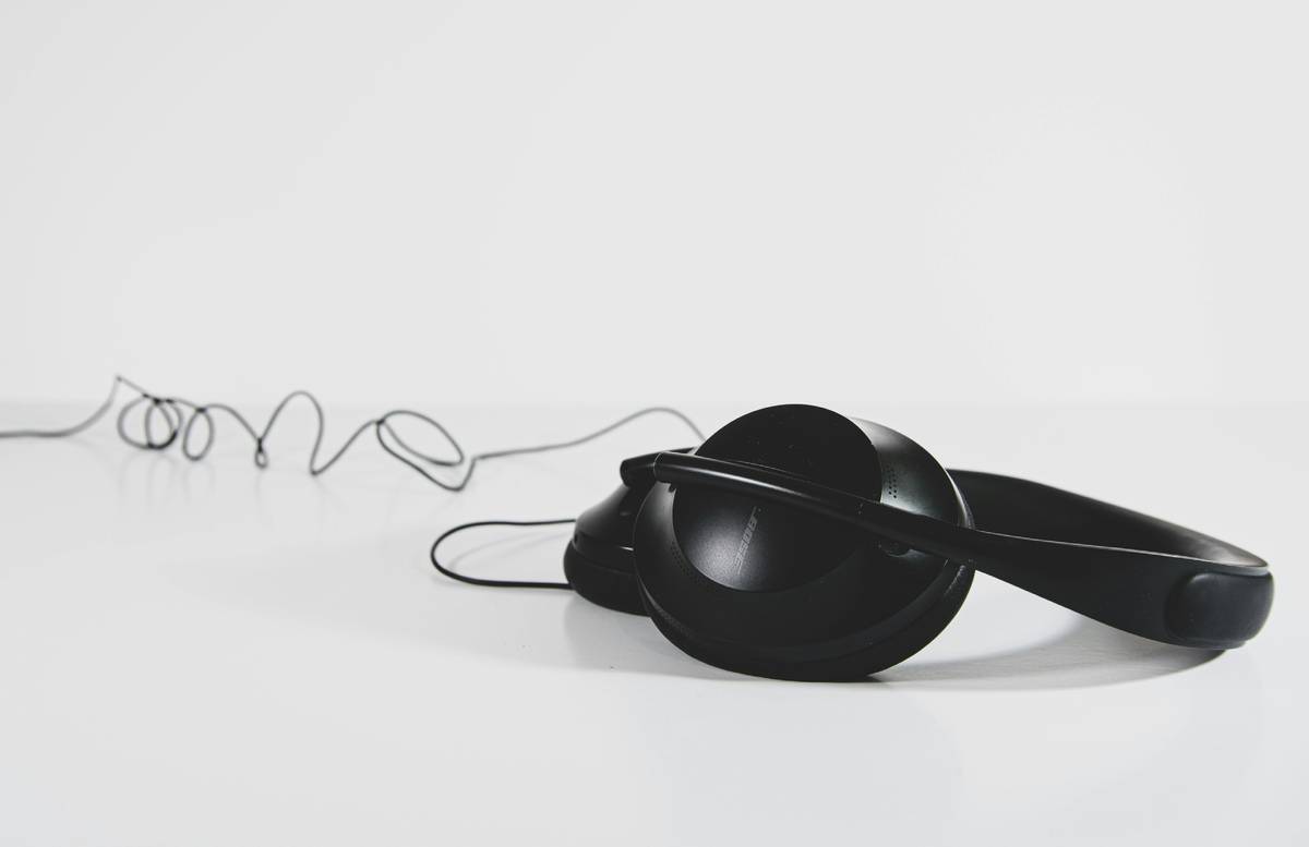 How to Choose the Best GPS Tracker Compatible with iPhone for Your Furry Friend